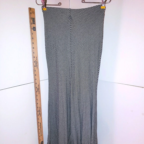 Monteau Black and White Pleated Pencil Maxi Skirt - Picture 1 of 2